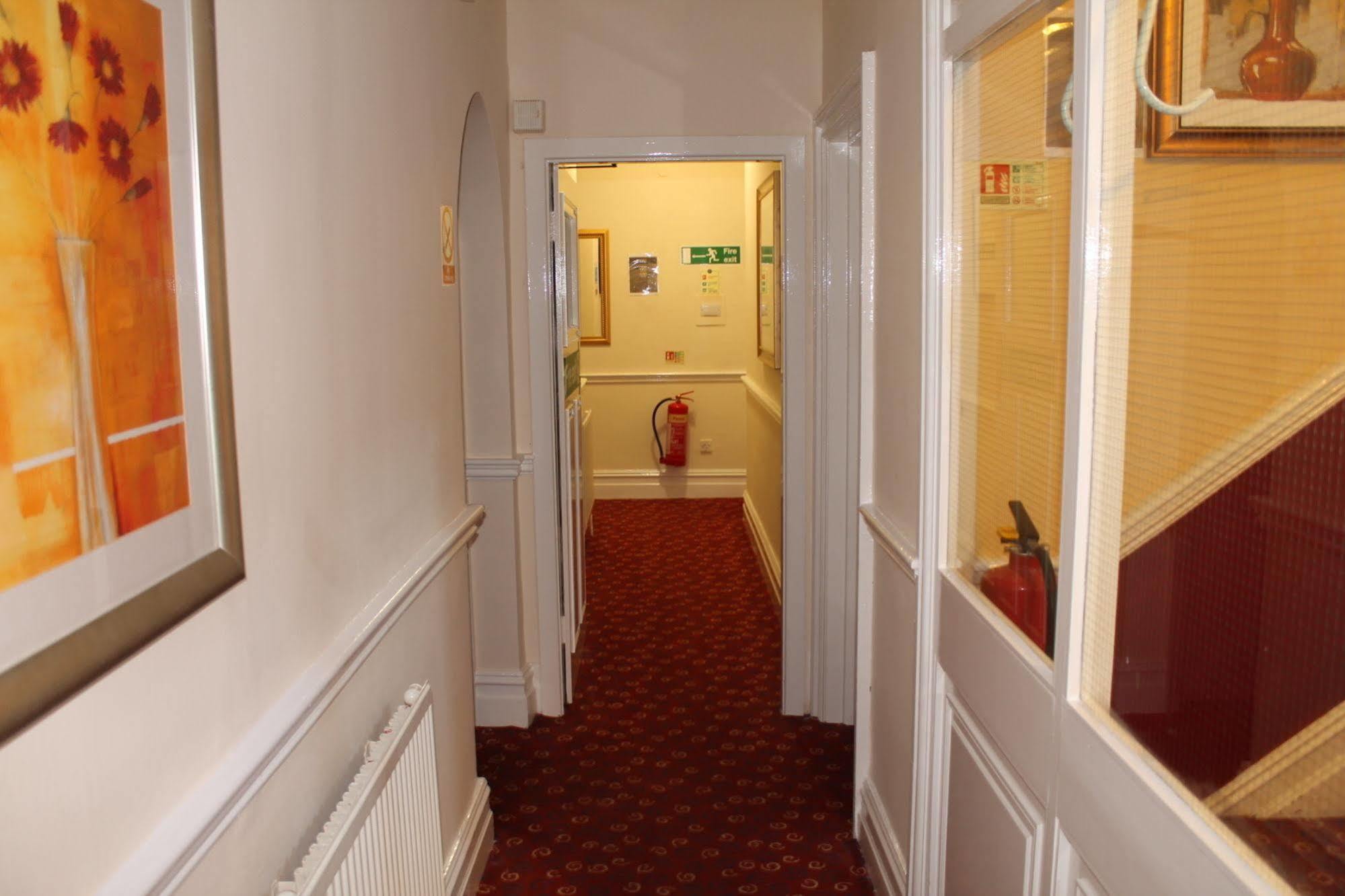 The Menai Hotel And Bar Bangor  Exterior foto